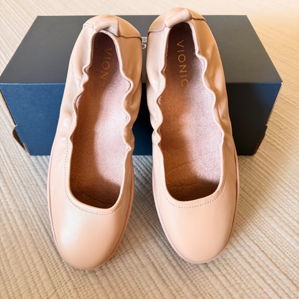 NEW Vionic Women's Uptown Ballet Tan Leather Orthotic Flats Lug Sole Shoes 7.5